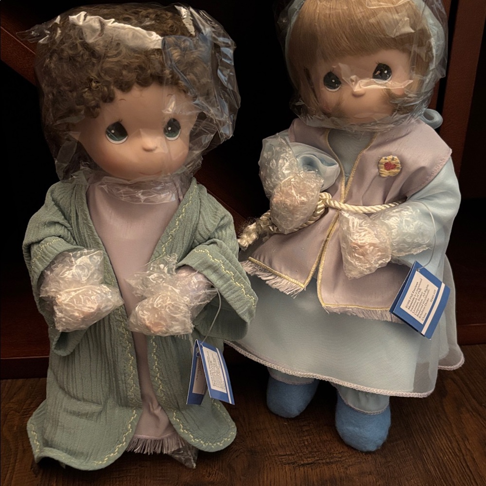Precious Moments NWT Mary and Joseph in Blue and Green Super Large Dolls
